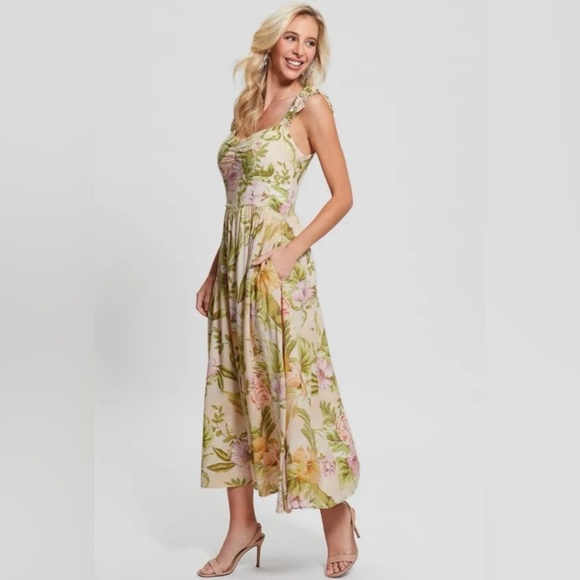 Guess Dresses & Skirts - Guess Floral botanical hibiscus Design flowy midi dress pockets flower tropical